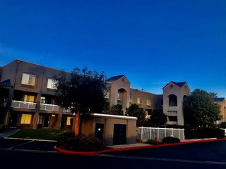 Surestay Hotel By Best Western Ontario Airport,San Bernardino>>Ontario,3 star