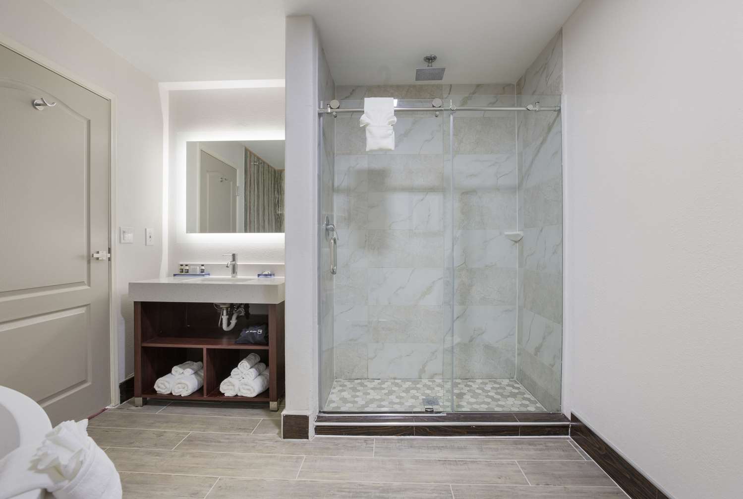 the leo collection detroit ascend hotel collection