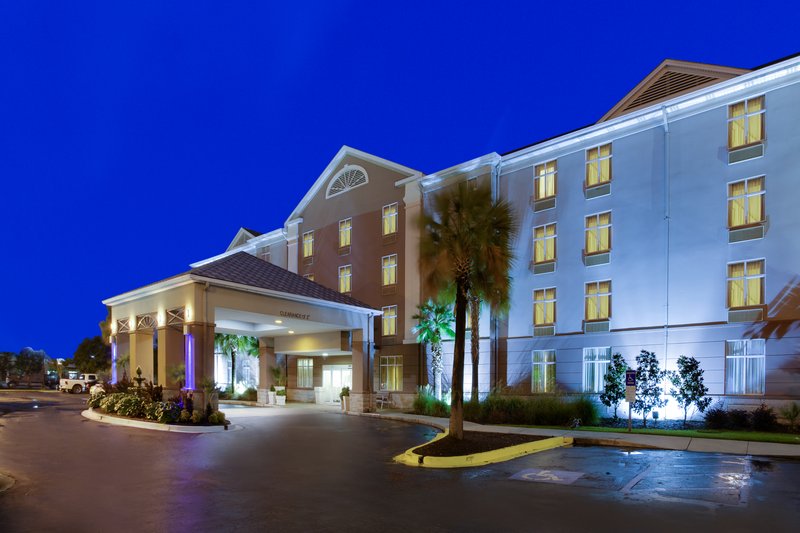 Holiday Inn Express & Suites Charleston-Ashley Phosphate, An Ihg Hotel