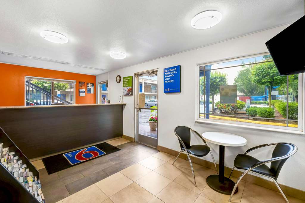 motel 6 portland or downtown