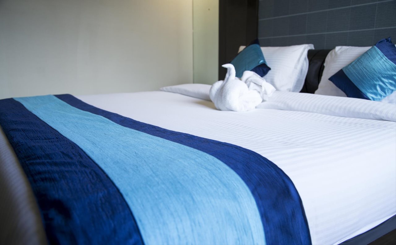 hotel mint ebony