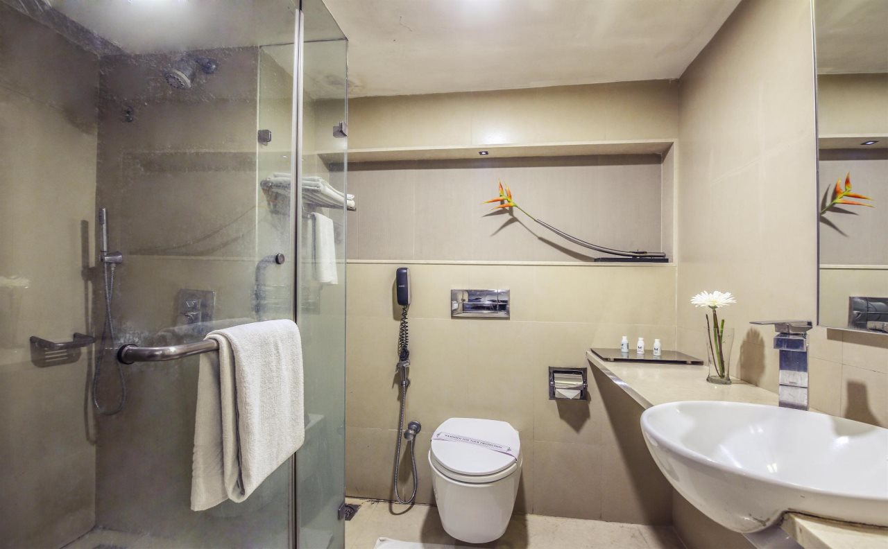 hotel mint ebony