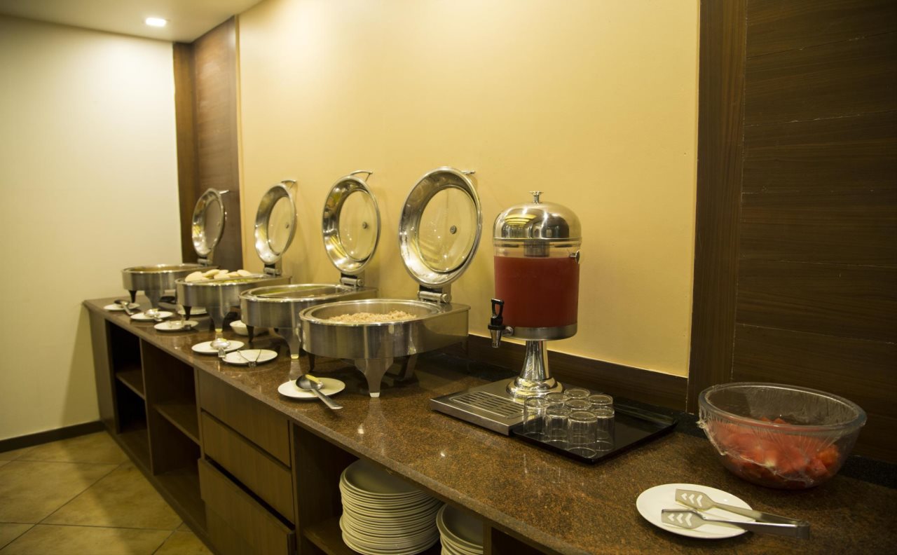 hotel mint ebony