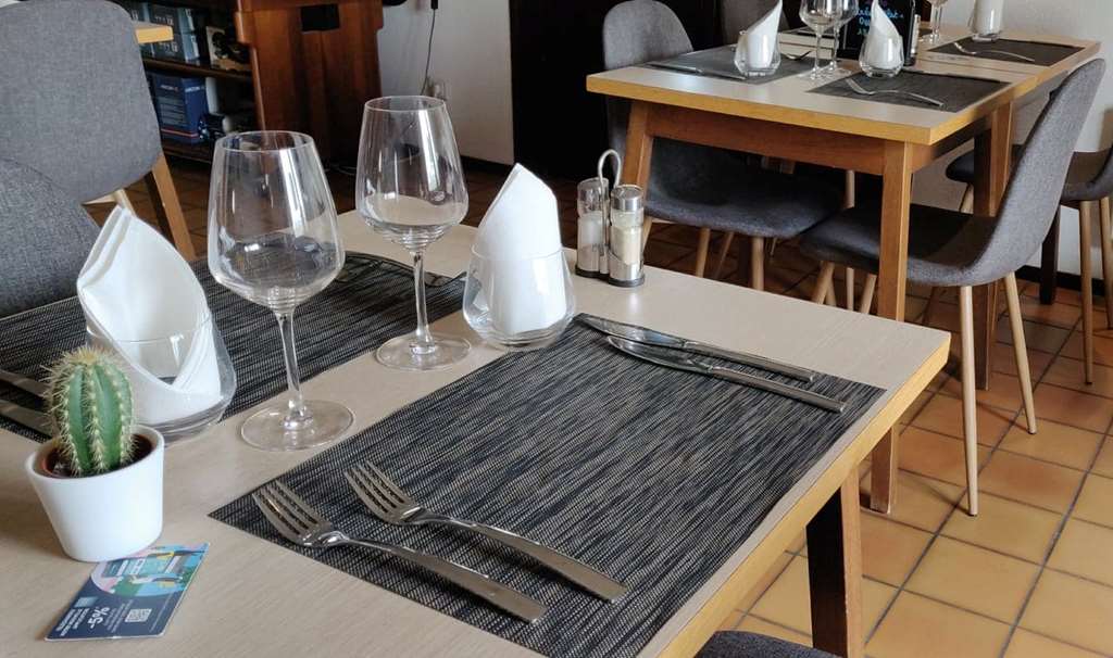 kyriad geneve saint genis pouilly