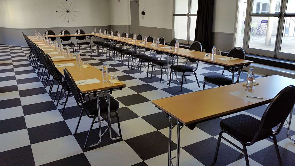 kyriad tours saint pierre des corps gare