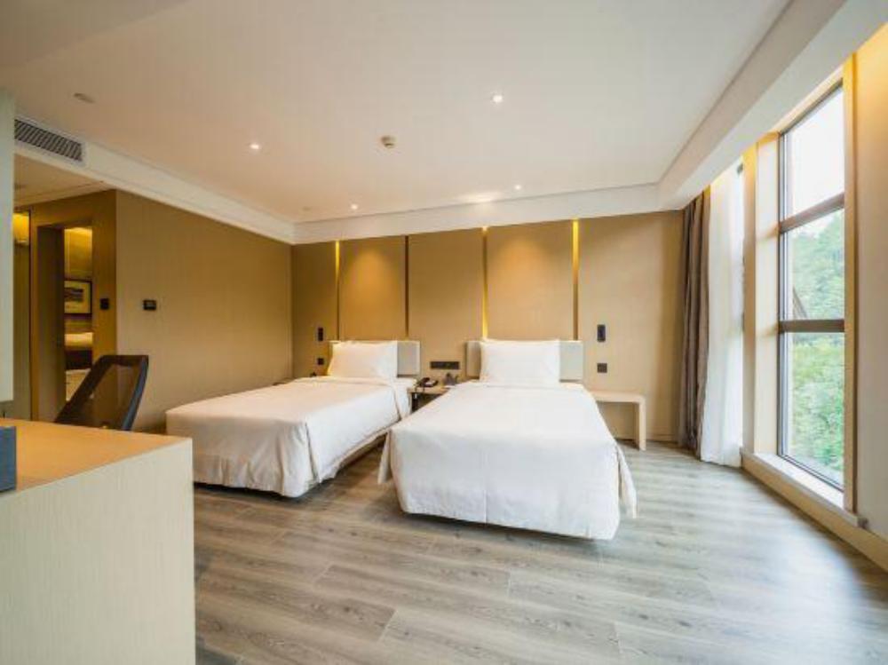 atour hotel zaoyuan yanan