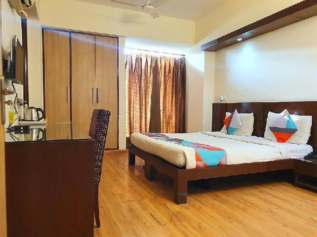 merriment hotel sec 31