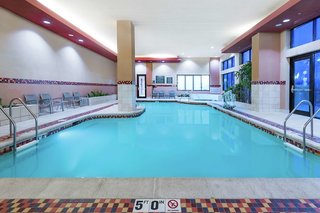 Embassy Suites By Hilton St. Louis St. Charles,Earth City>>Alton,4 star