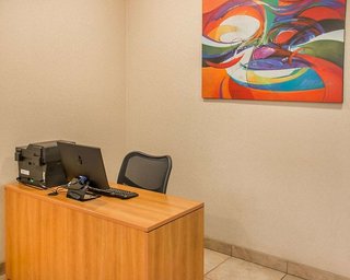 quality inn and suites winnipeg