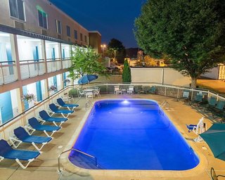Quality Inn,Bear>>Aston,3 star