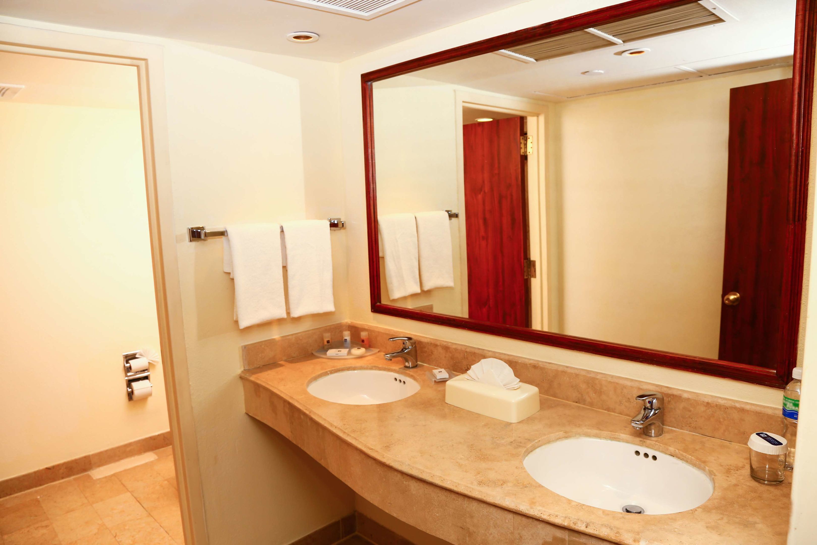 krystal urban ciudad juarez by us consulate