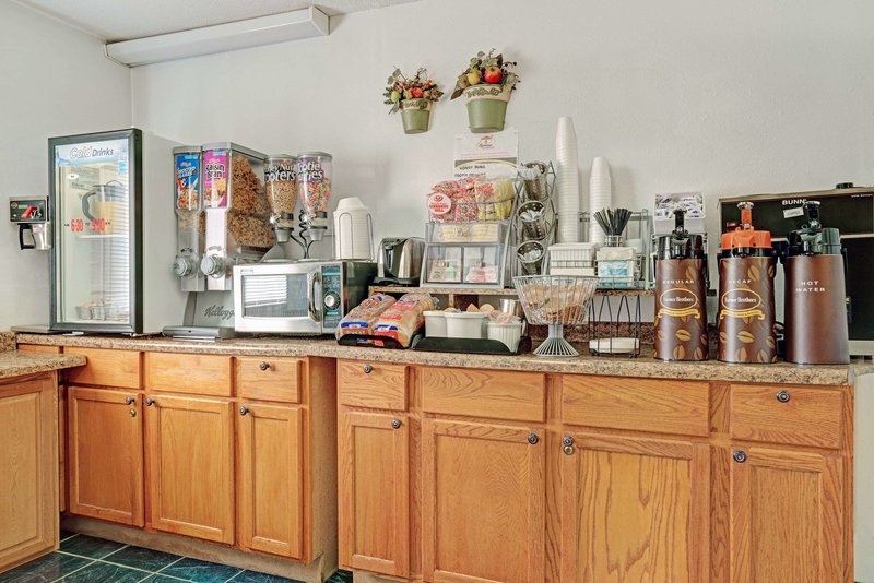 super 8 by wyndham buffalo