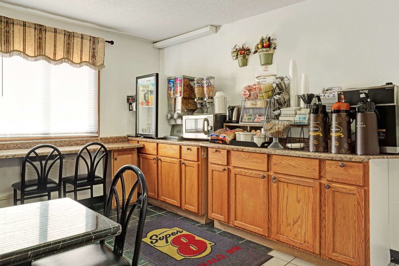 super 8 by wyndham buffalo