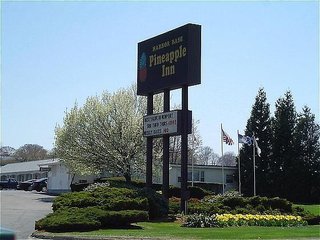 harbor base pineapple inn