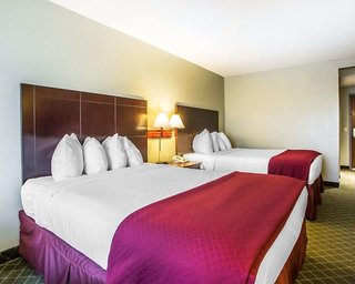 Quality Inn St. Robert - Ft. Leonard Wood,Jefferson City>>Devils Elbow,3 star
