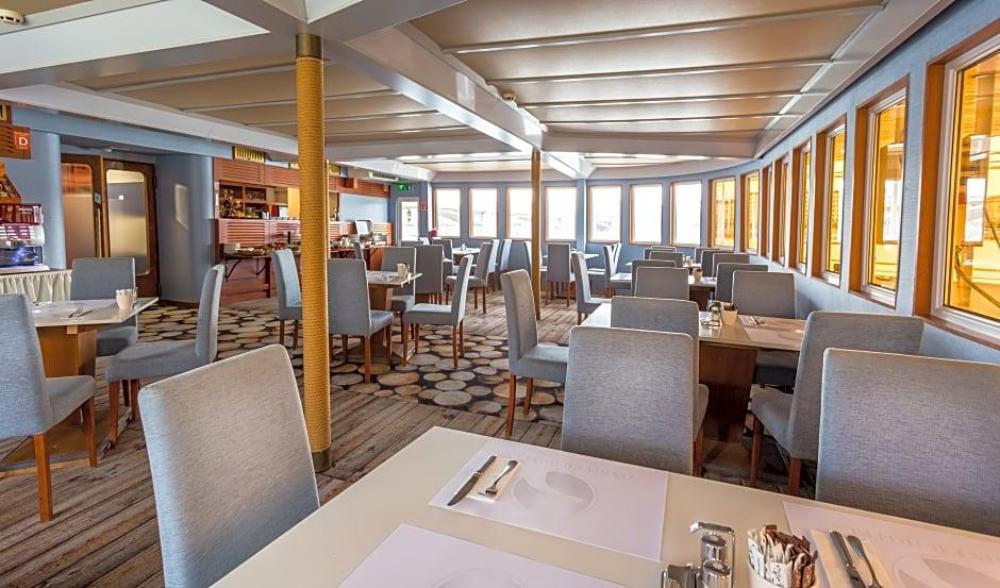 grand jules boat hotel