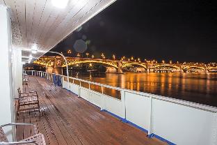 grand jules boat hotel