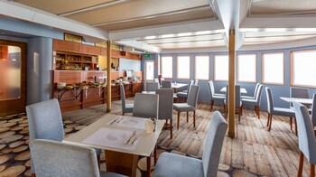 grand jules boat hotel