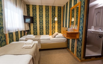 grand jules boat hotel