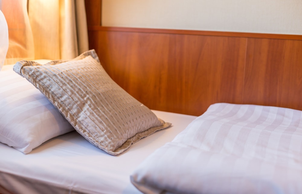 grand jules boat hotel