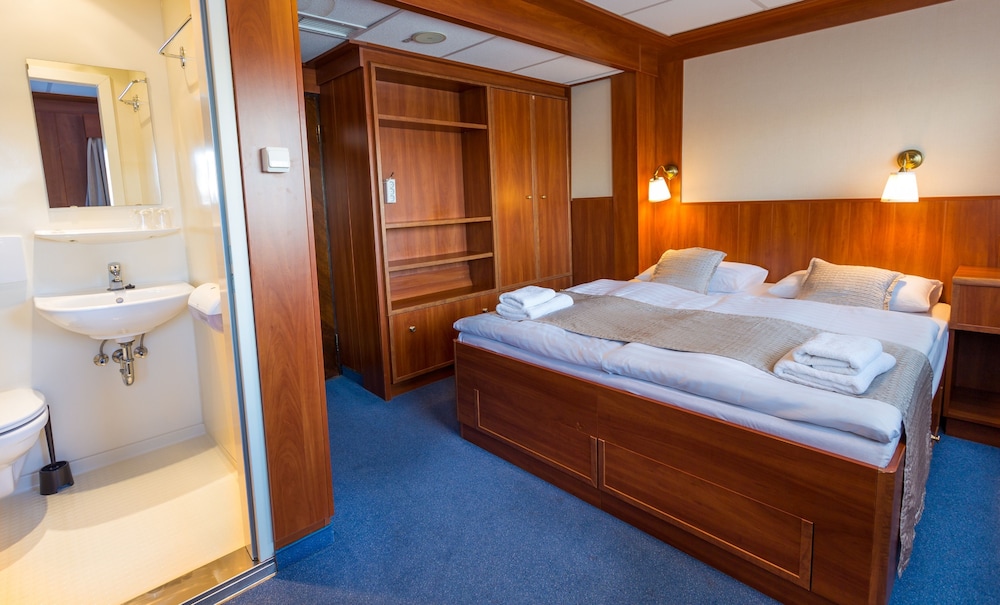 grand jules boat hotel