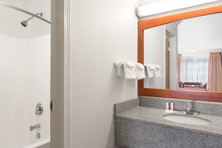 creekside inn and suites