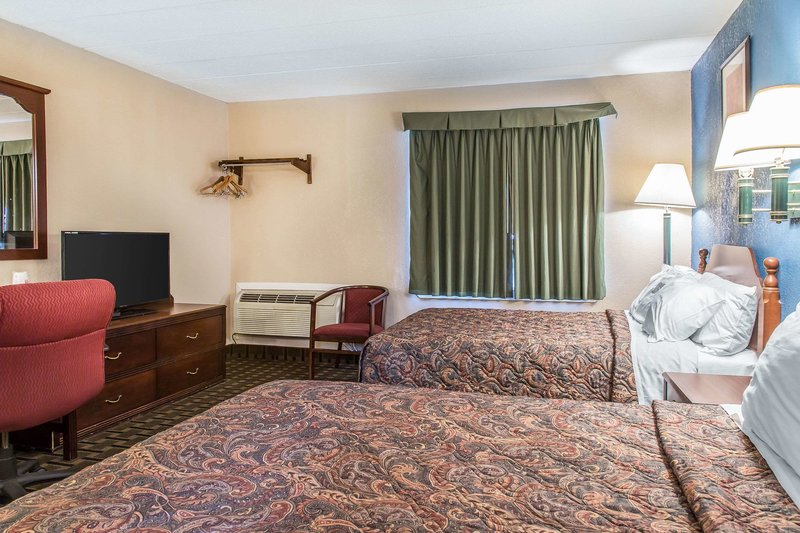 econo lodge cranston providence
