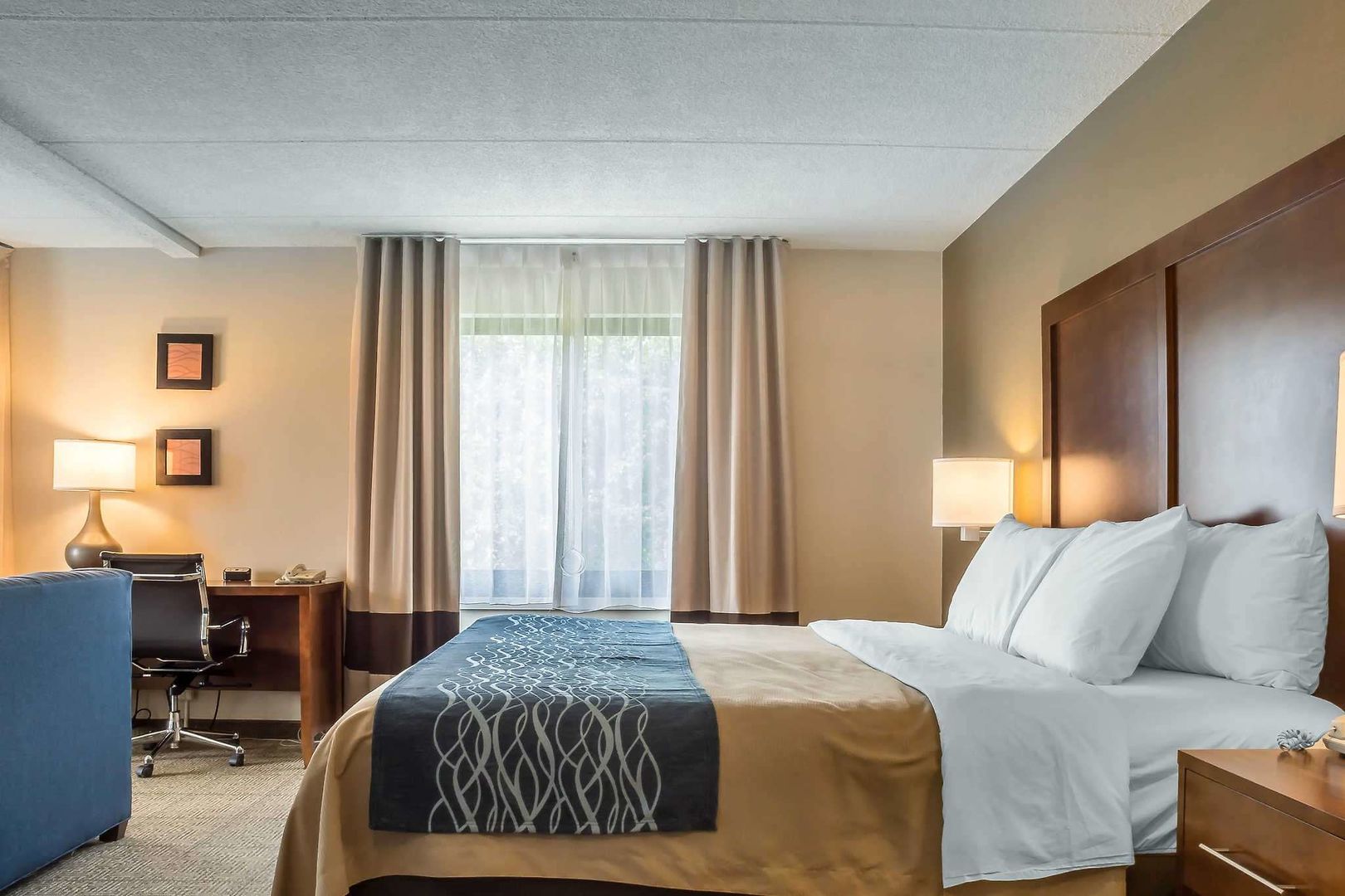 comfort inn the pointe