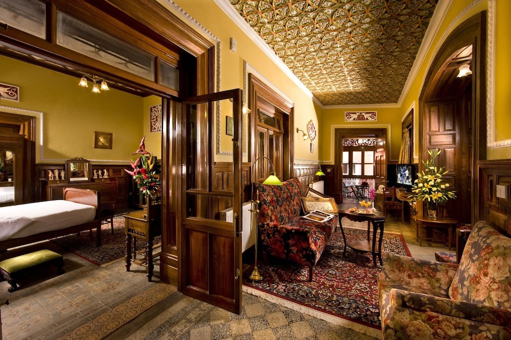 welcomheritage fernhills royal palace