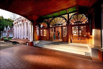 welcomheritage fernhills royal palace