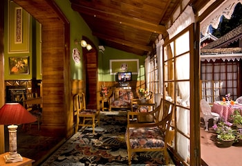 welcomheritage fernhills royal palace