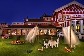 welcomheritage fernhills royal palace