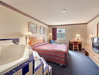 Super 8 By Wyndham Belleville,Cloud County>>Belleville,2 star