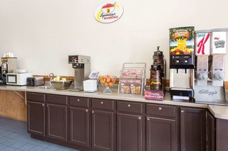 super 8 by wyndham clinton