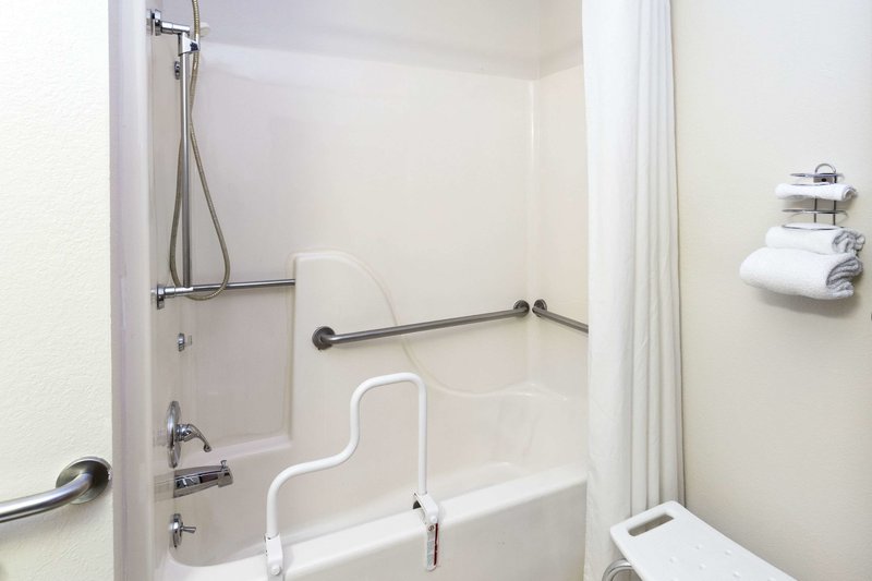 super 8 by wyndham clinton