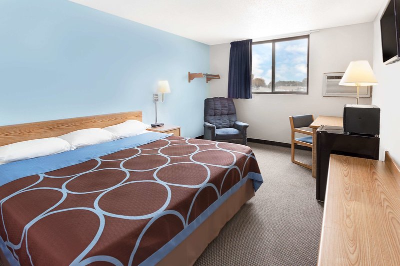 super 8 by wyndham clinton