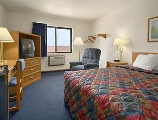 Super 8 By Wyndham Clinton,De Witt>>Clinton,2 star