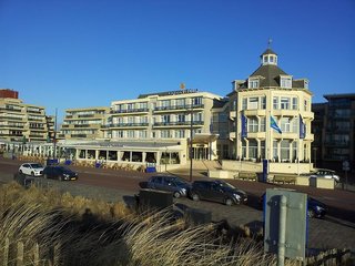 Two Brothers Noordwijk Beach,Leiden>>Amsterdam,4 star