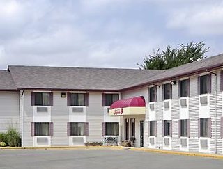 Super 8 By Wyndham Columbus,Platte County>>Columbus,2 star