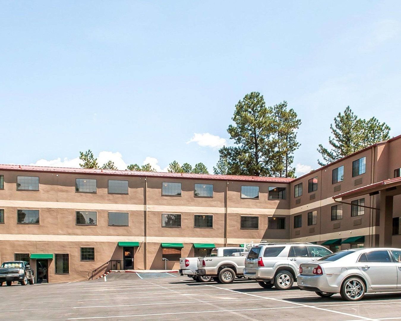 comfort inn and suites midtown