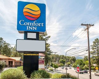comfort inn and suites midtown