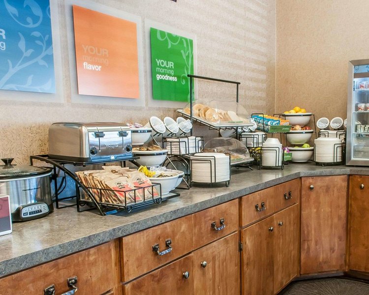 comfort inn and suites midtown