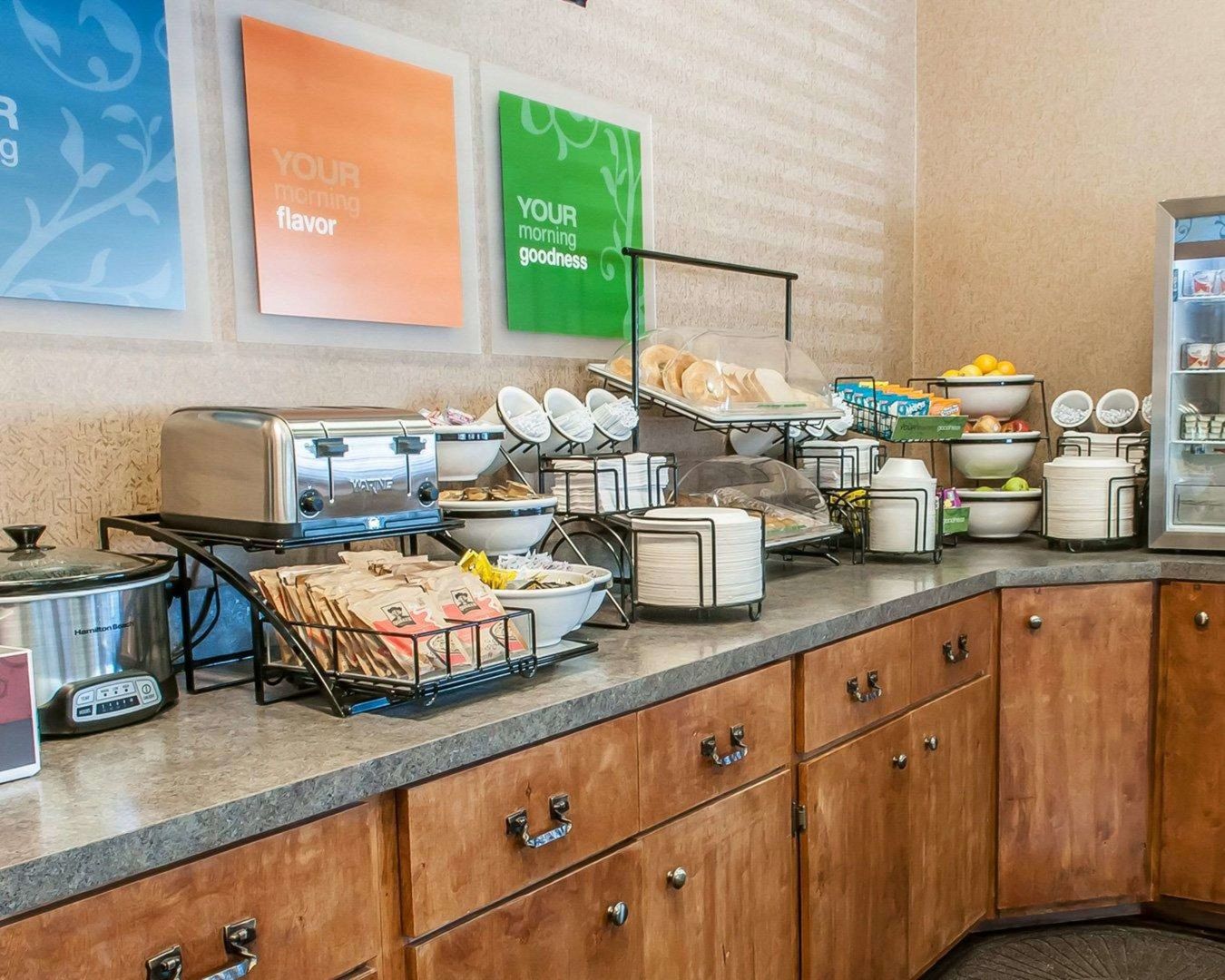 comfort inn and suites midtown