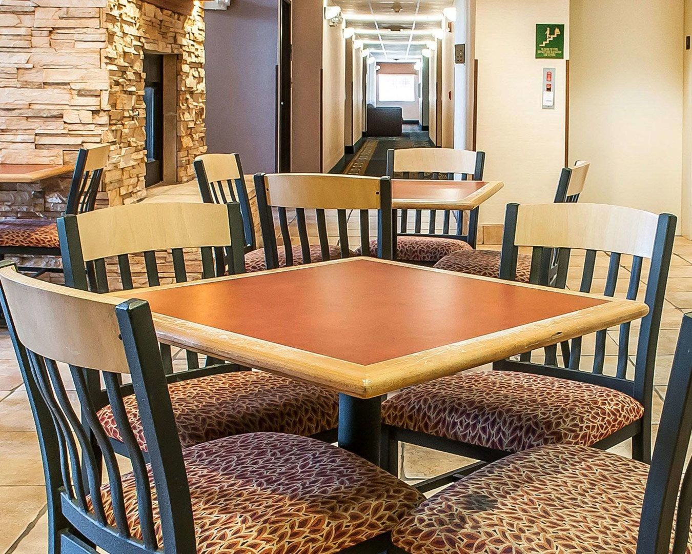 comfort inn and suites midtown