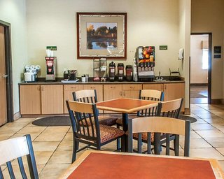 comfort inn and suites midtown