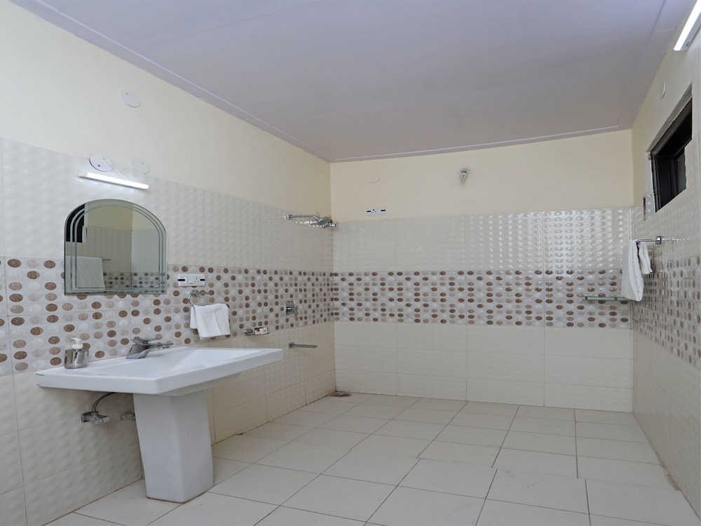 oyo 12222 hotel silverton