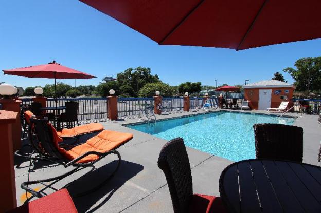 hotel pensacola