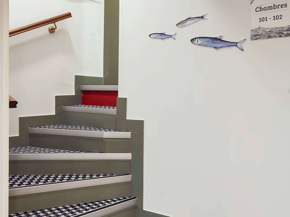 ibis styles marseille vieux port hotel adults only