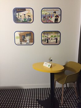 ibis styles marseille vieux port hotel adults only