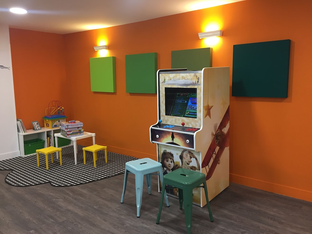 ibis styles marseille vieux port hotel adults only